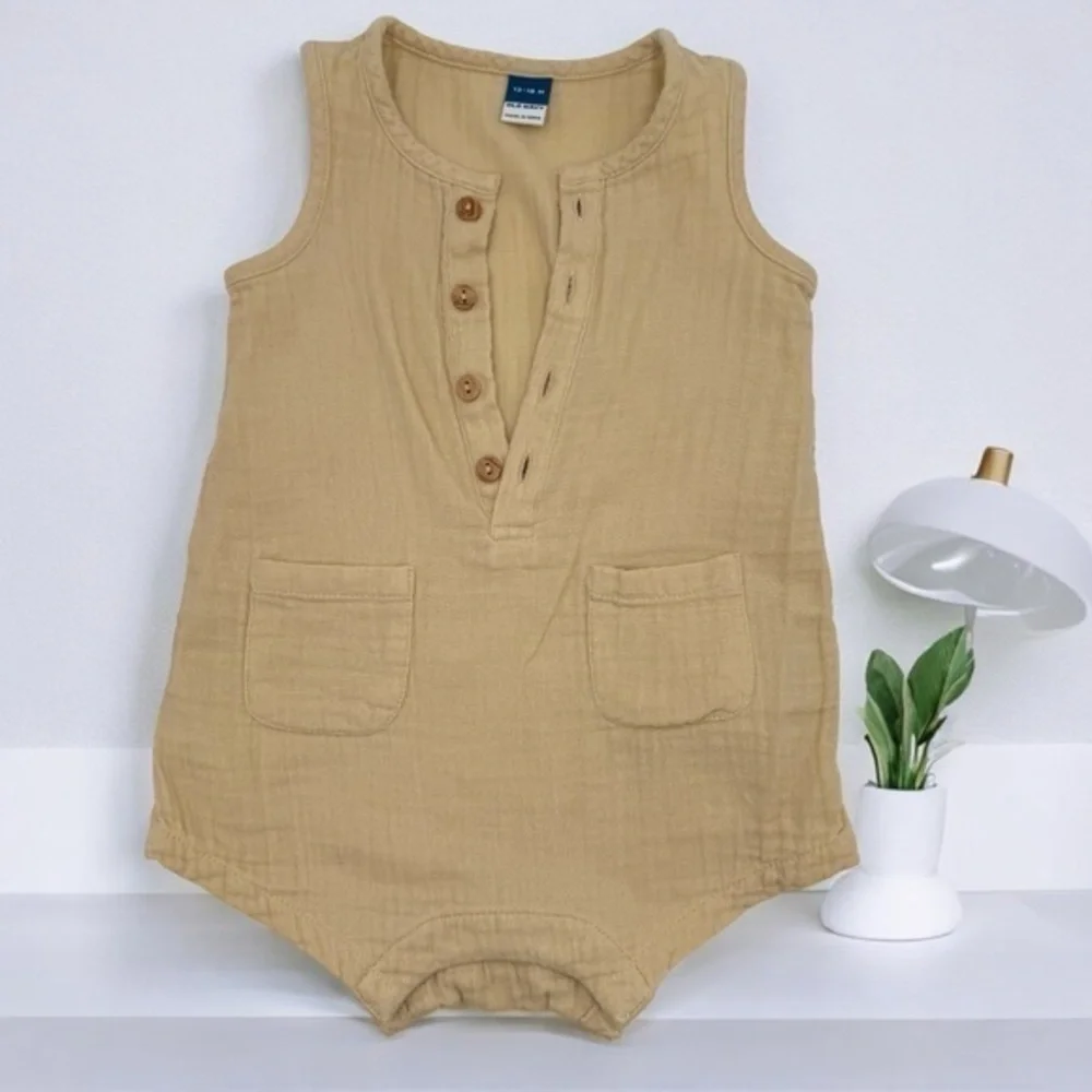 Old Navy Beige Sleeveless Henley One-Piece Baby Romper 12-18 Months Unisex